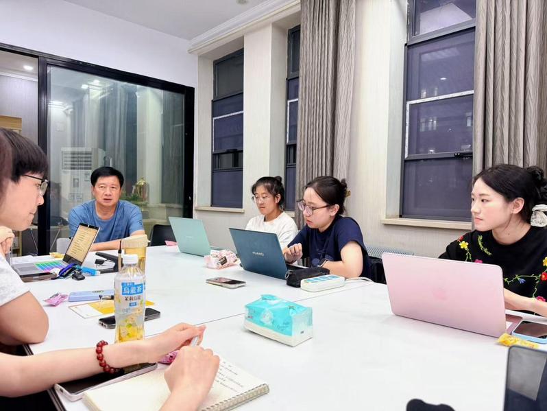  “湖北名师工作室”组织了研究...