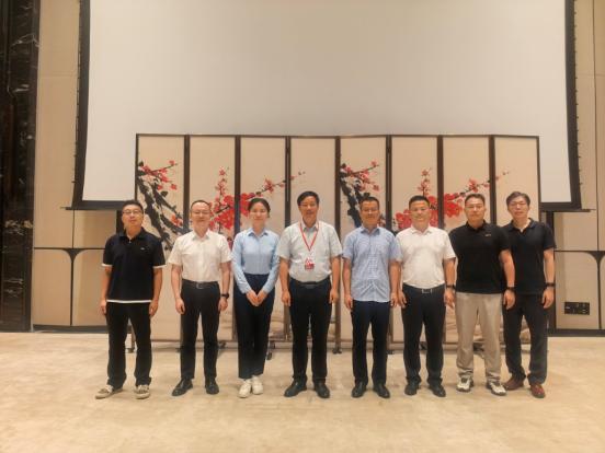 许传华带领师生参加数字创新大赛